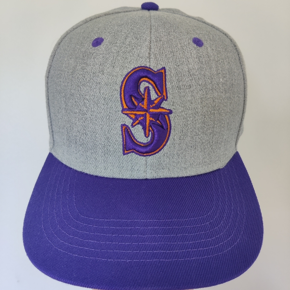 Seattle Mariners UW Alum Baseball Cap